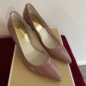 NIB - MICHAEL Michael Kors Flex Mid Pump - Dusty Rose - Size 6